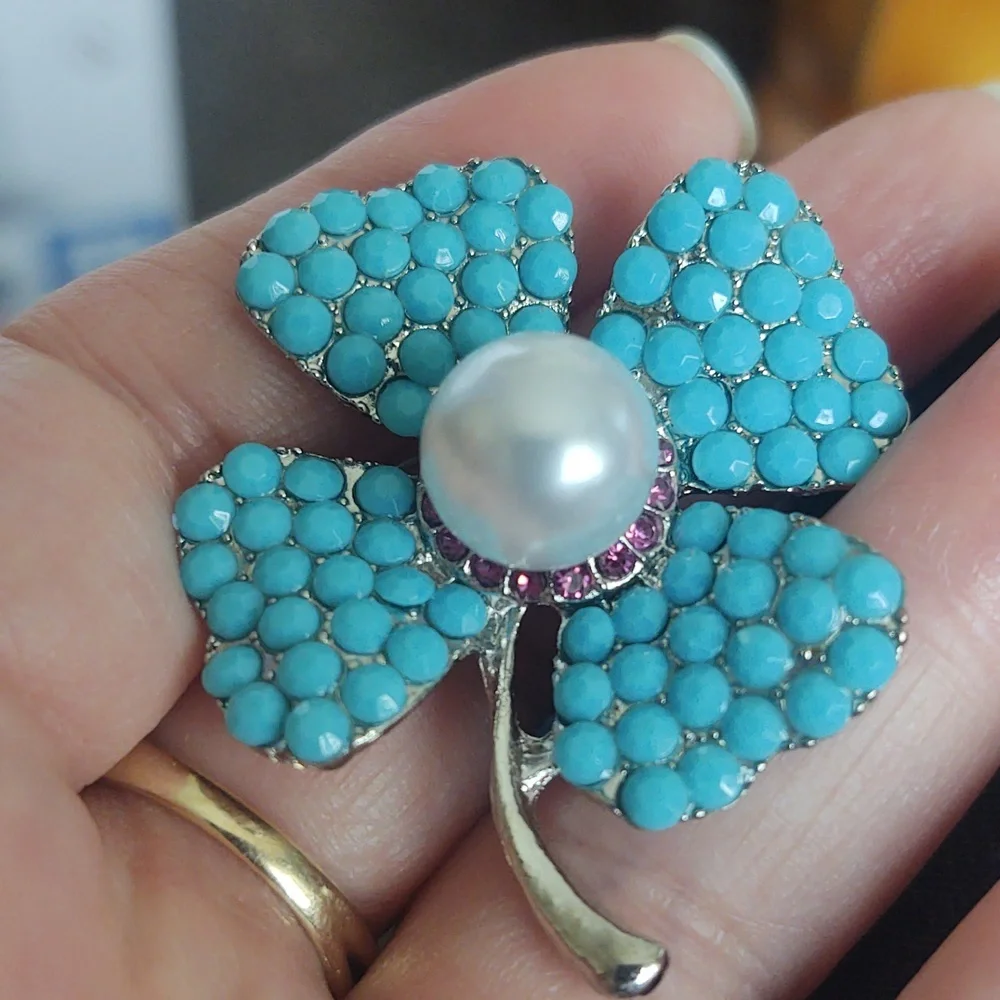 Turquoise Acrylic Beaded Clover Brooch